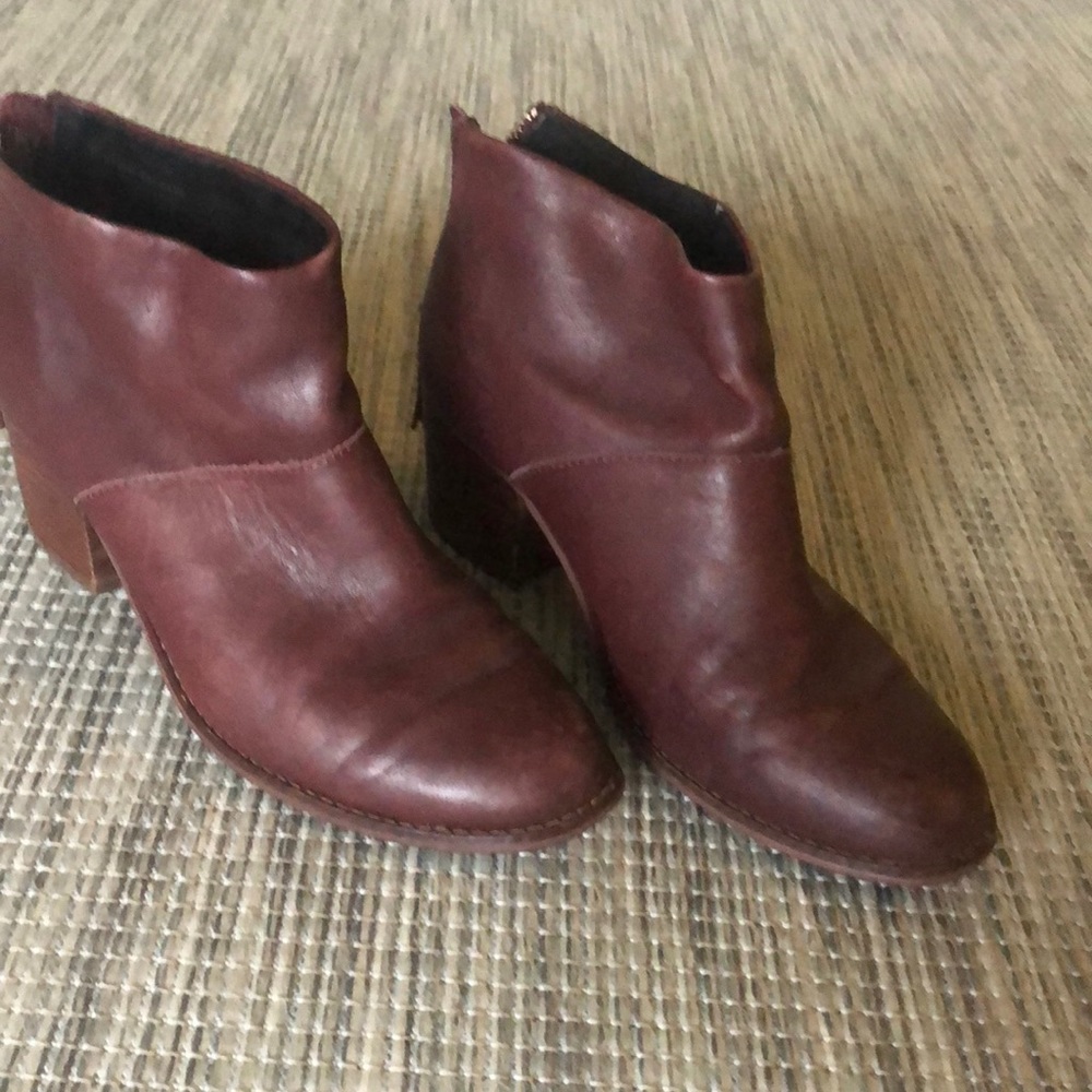 TOMS Carpe Diem Bootie Size 7.5